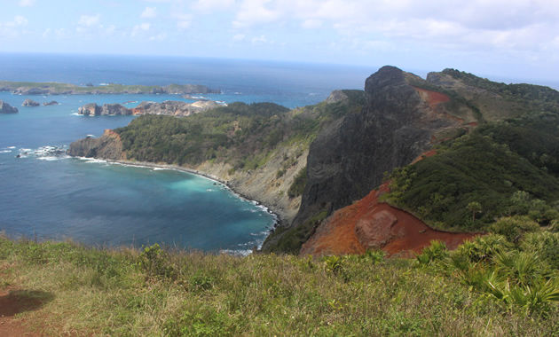 小笠原諸島 千尋岩 通称ハートロックの山頂（イメージ）