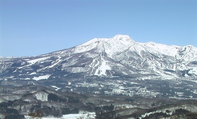 冬の妙高山(イメージ)